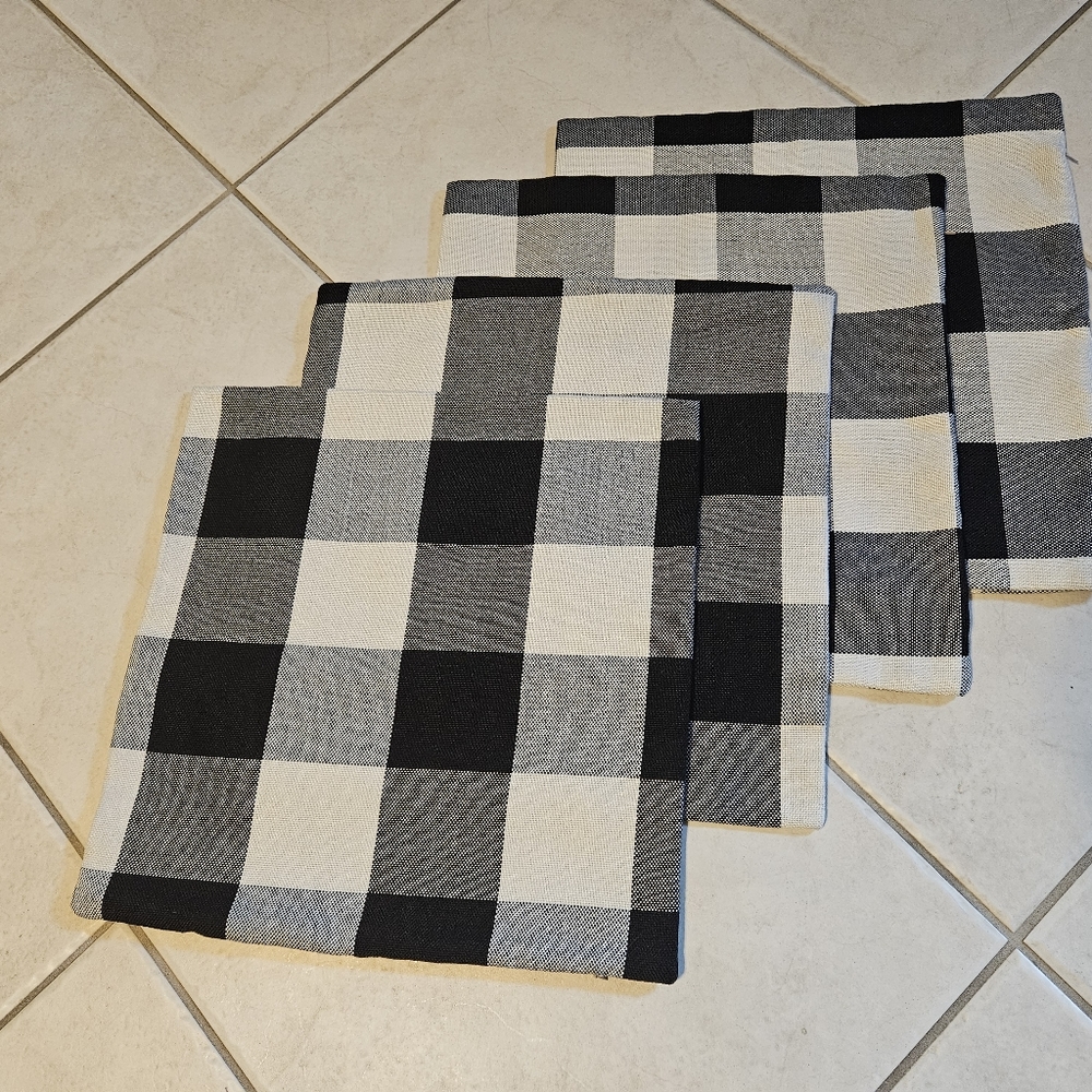 Set of 4 Buffalo Plaid throw pillow slipcovers. Like New.